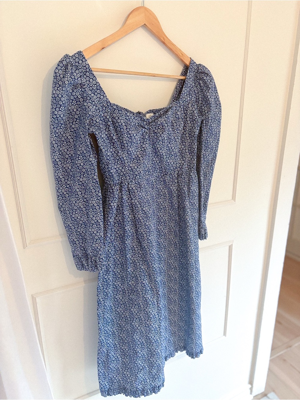 Wilfred Blue Floral Puff-Sleeve Midi Dress